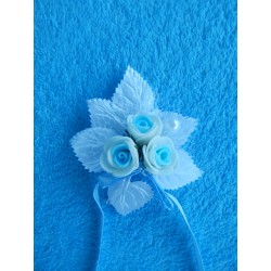 Бутоньерка "3 цветочка" (латекс) голубая